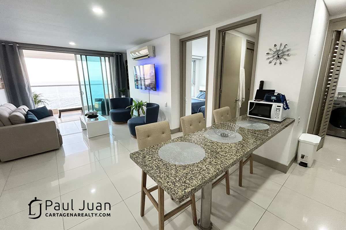 Beachfront vacation rental apartment